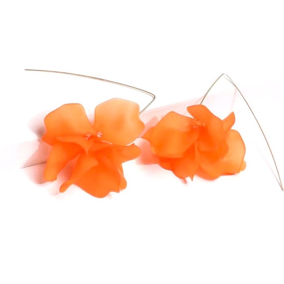 🍒3/$30 New Resin Flower Earrings - Picture 7 of 12